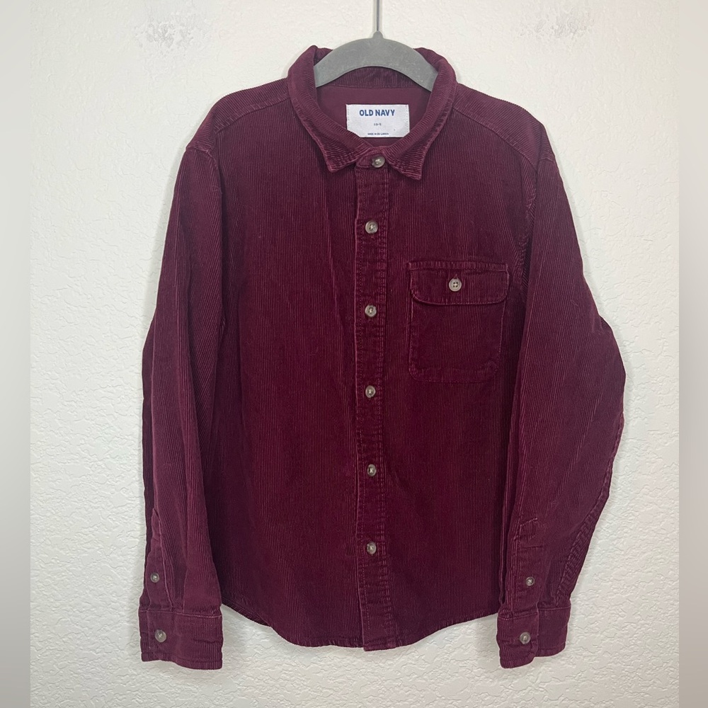 Old Navy Maroon Corduroy Button Down Shirt Size‎ Small (6-7)